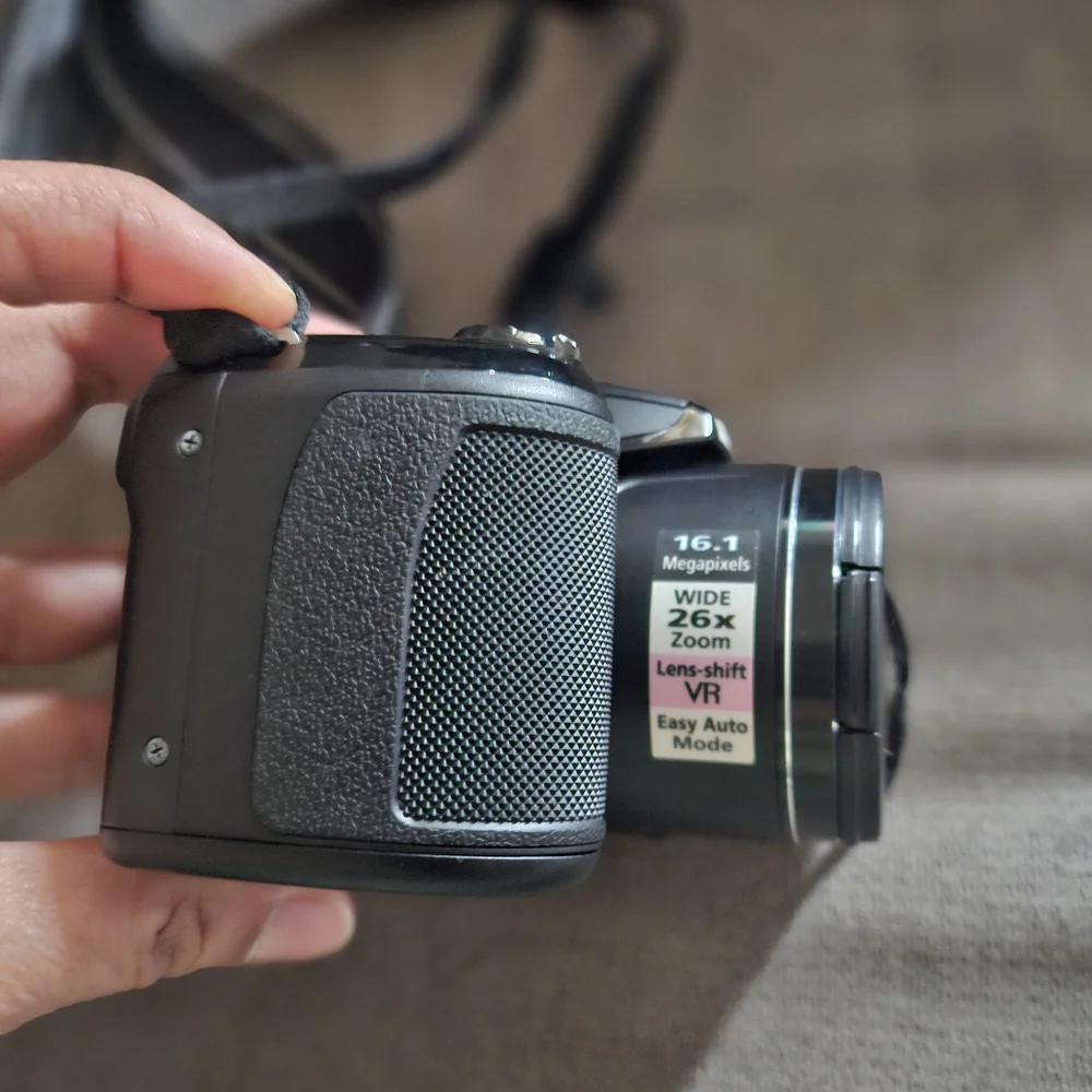 Nikon Coolpix L 320 Digital Photos And Vedios Camera